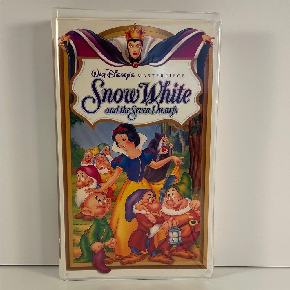 Walt Disney's Snow White and the Seven Dwarfs VHS